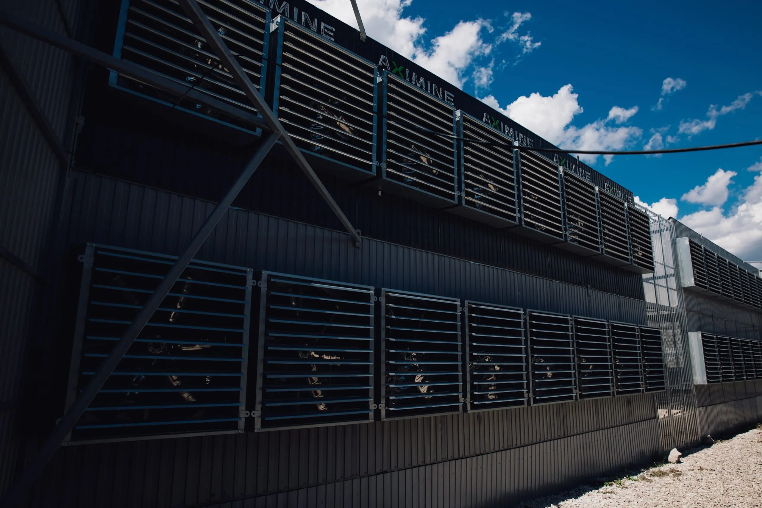 Размещение ASIC-майнеров в контейнере